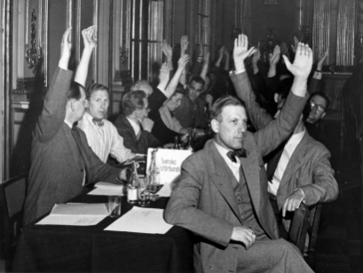 Polisförbundets representanter voterar vid TCO-kongressen, 21 maj 1949. Foto Hernried